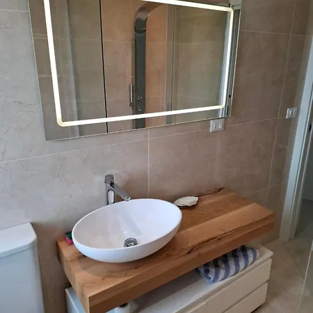 Casa Rondy, Classa Energetic, 2 Nights Min Appartement Olbia